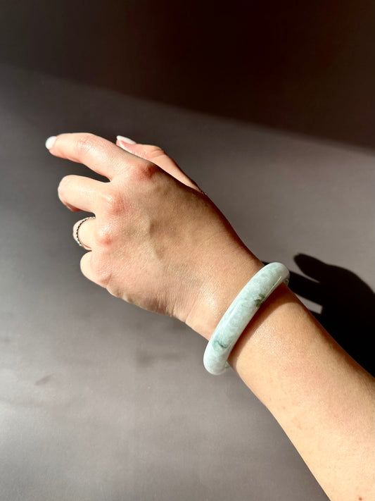 ISLA JADE BANGLE