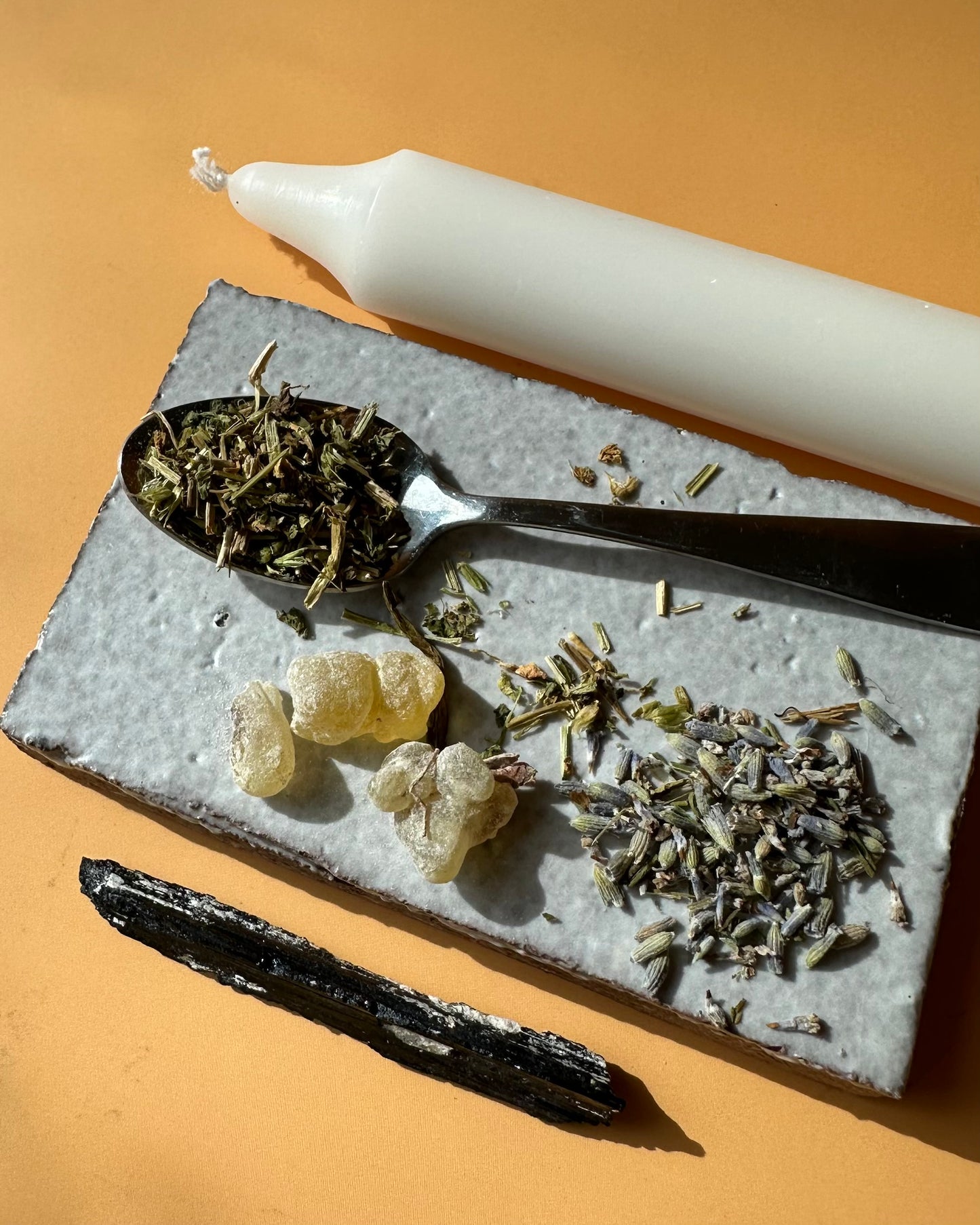PROTECT + STRENGTHEN YOUR ENERGY FIELD SPELL KIT